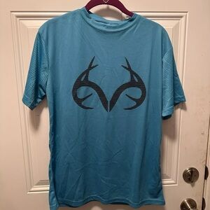 Realtree shirt new with tags size Medium